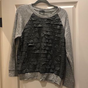 Super soft, gray textured sweat shirt!
